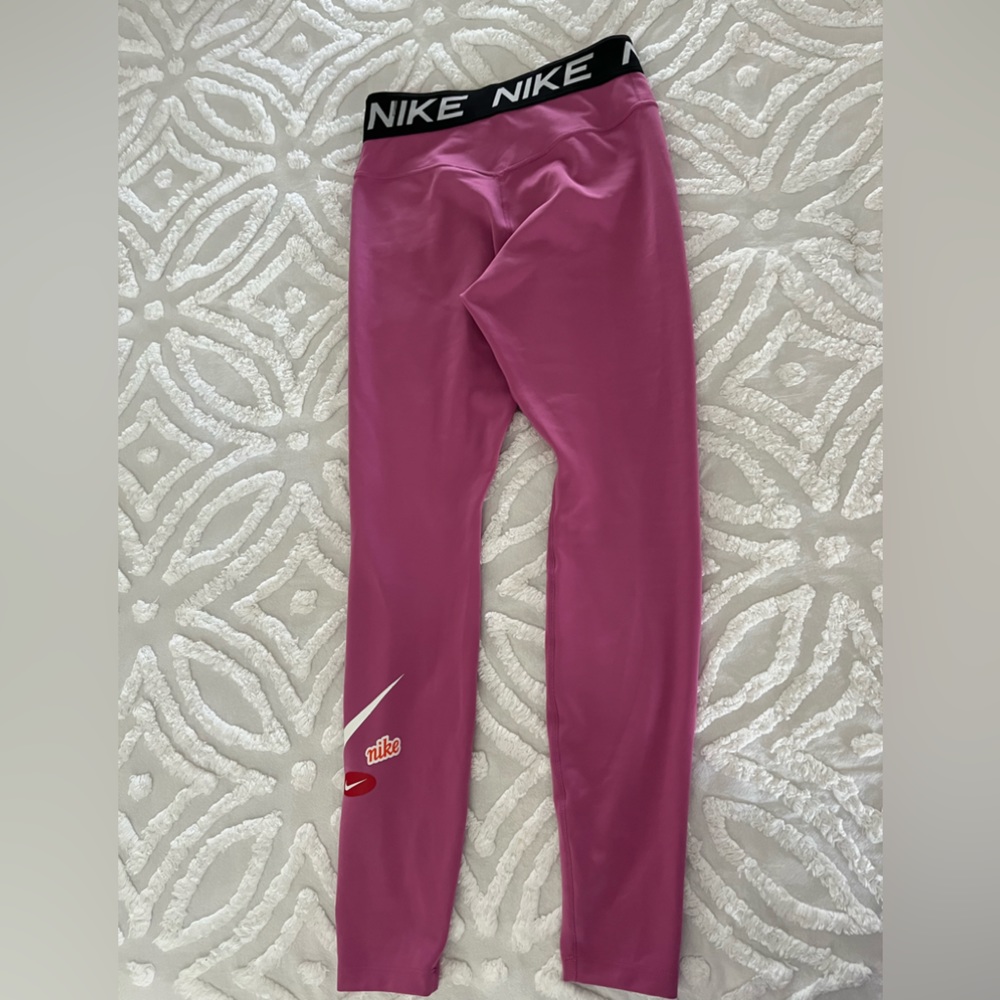 Nike Dri-Fit woman’s leggings. Size s
